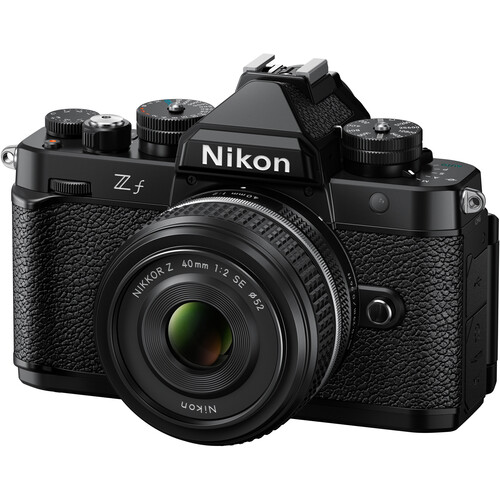 Fotocamera mirrorless Nikon Zf con obiettivo da 40 mm