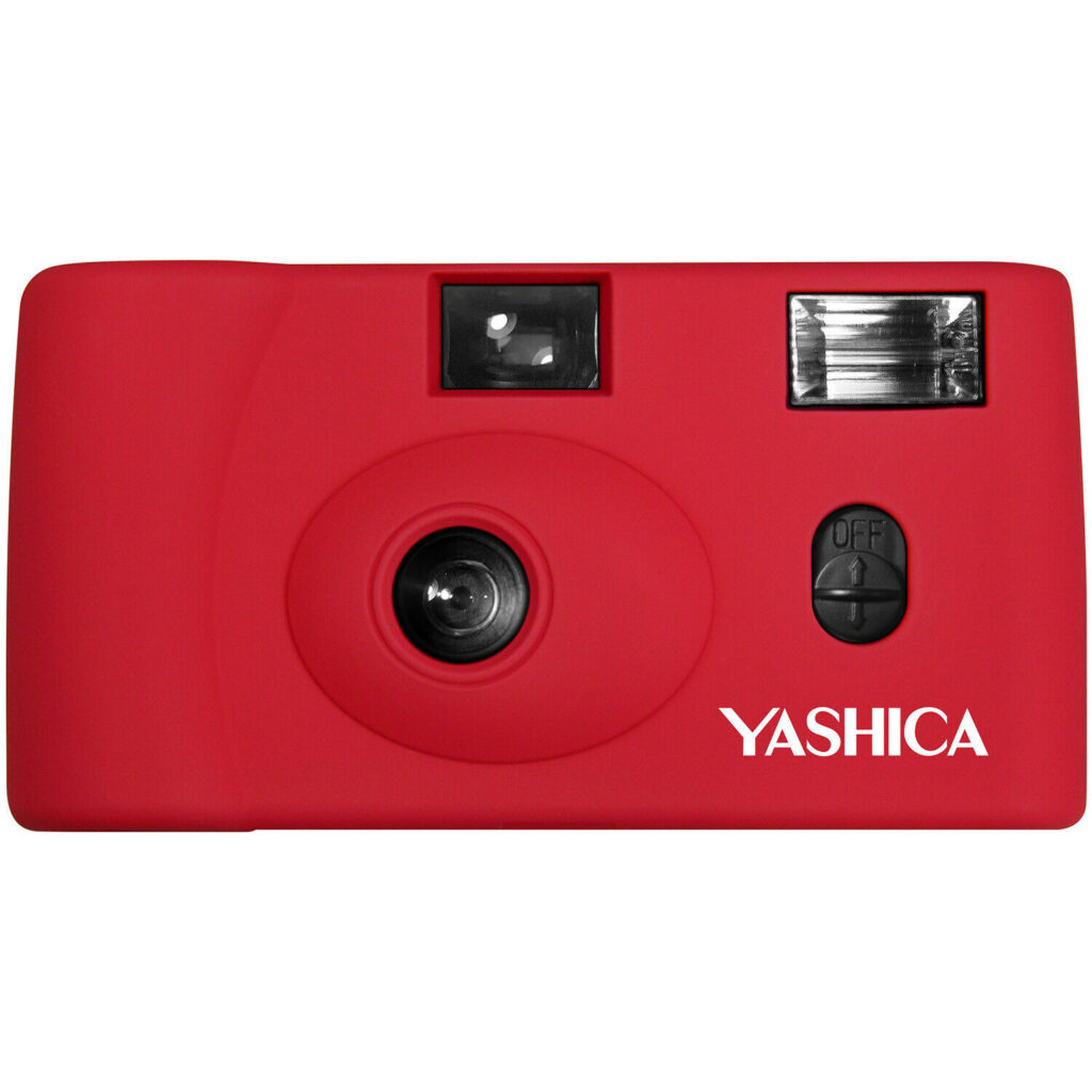 YASHICA MF-1 FOTOCAMERA A PELLICOLA ROSSA + PELLICOLA 400/24 POSE
