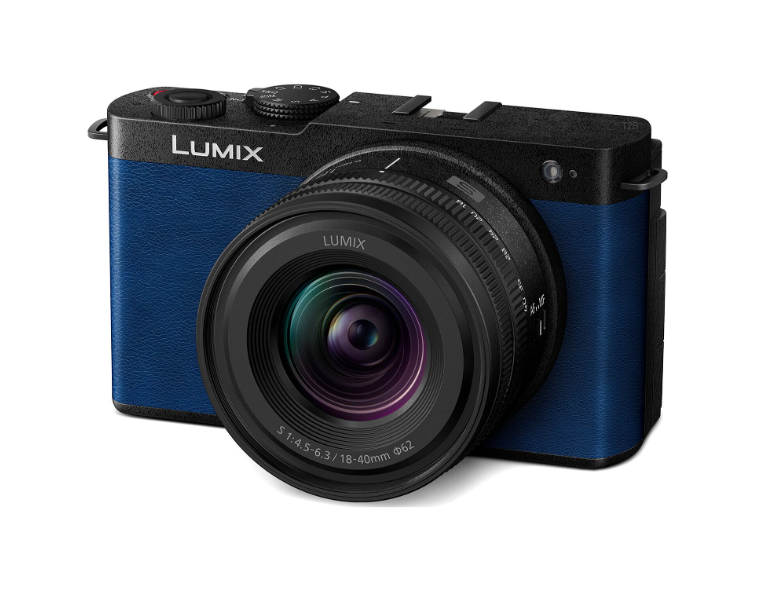 Panasonic Lumix S9 con obiettivo S 18-40mm f/4.6-6.3 (blu notte)