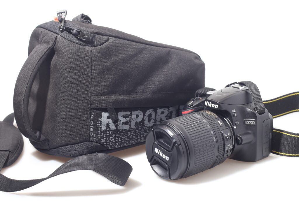 FOTOCAMERA DIGITALE REFLEX NIKON D3200 + 18-105 VR.