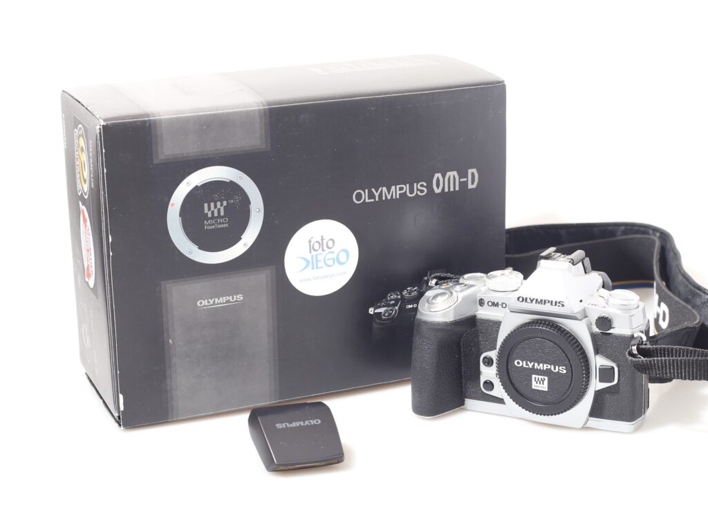 FOTOCAMERA DIGITALE MIRRORLESS OLYMPUS E-M1. CORPO.