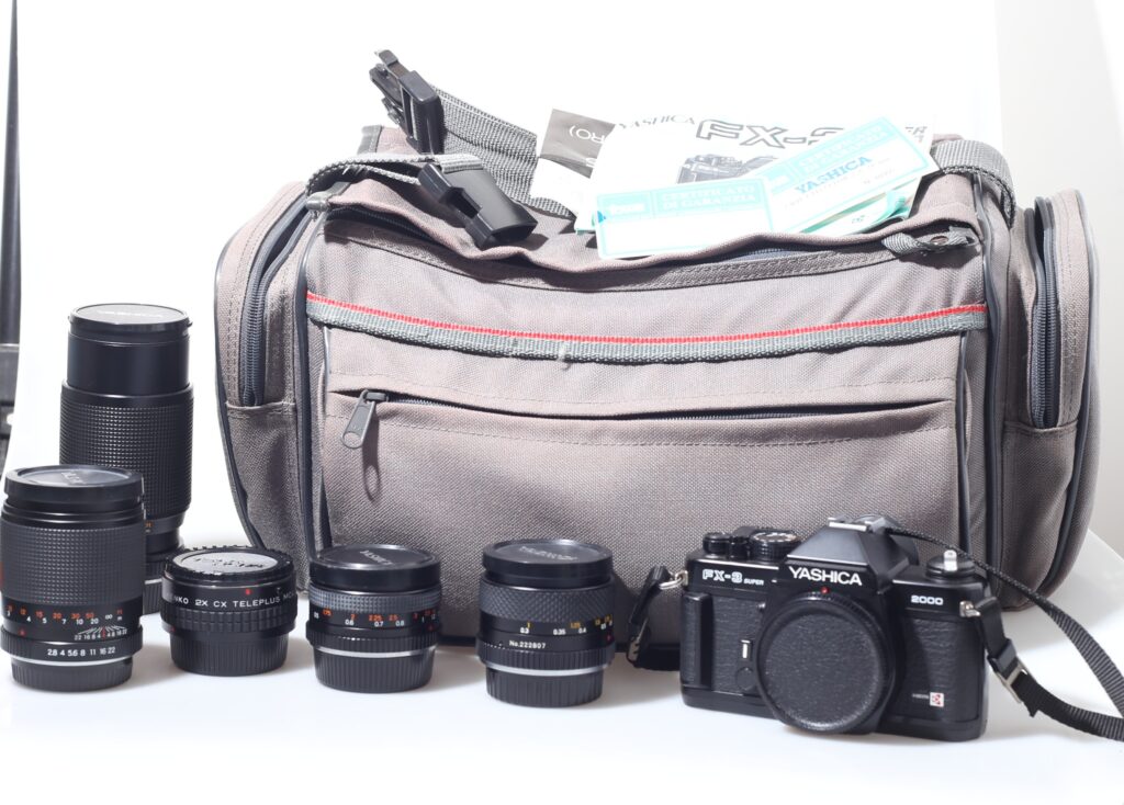 FOTOCAMERA ANALOGICA YASHICA FX-3 KIT 28 - 50 - 135 - 75.200.