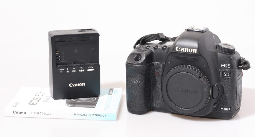 FOTOCAMERA DIGITALE REFLEX FF CANON 5D MARK 2. CORPO.