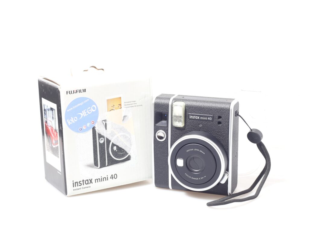 FOTOCAMERA INSTANTANEA FUJI INSTAX MINI 40.