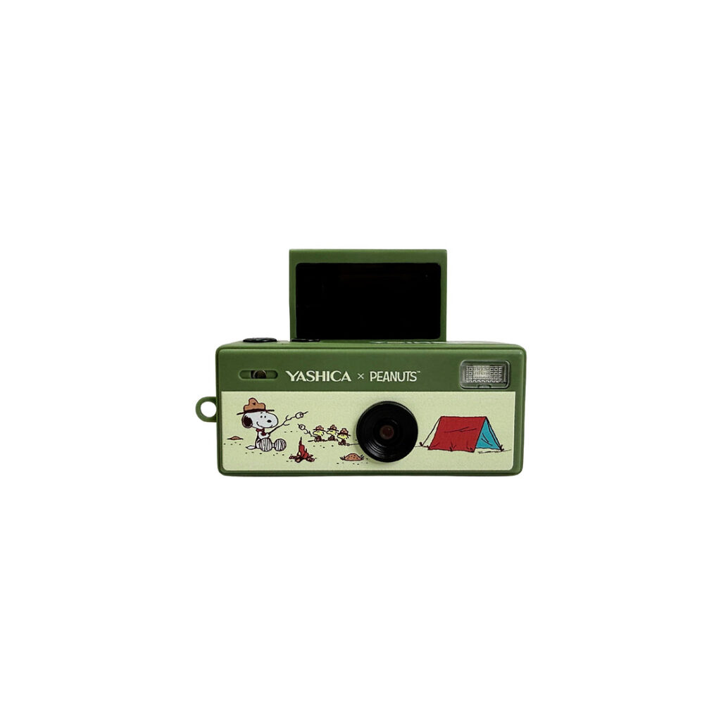 YASHICA x Peanuts Funtastic Keychain Camera (Snoopy's Summit)