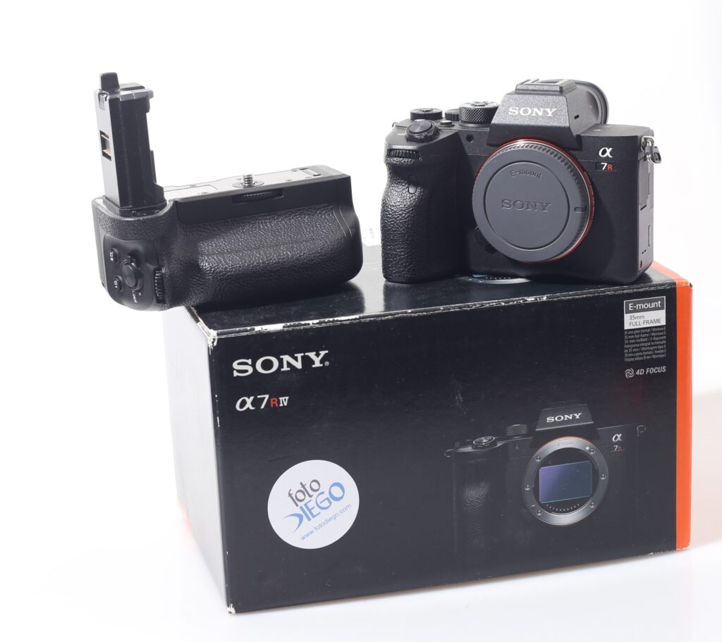 FOTOCAMERA DIGITALE MIRRORLESS FF SONY A7R 4 + BG VG-C4EM.