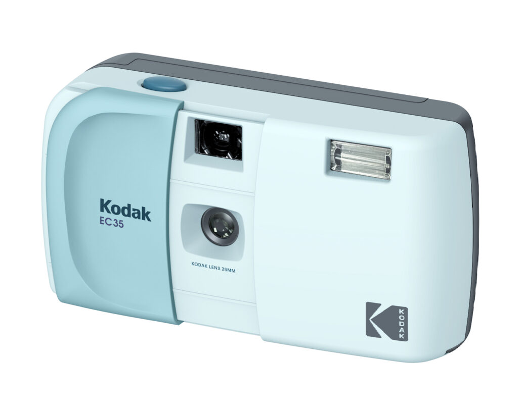 Kodak EC35 Powder Blue – Fotocamera Analogica 35mm Riutilizzabile con Obiettivo 25mm e Flash