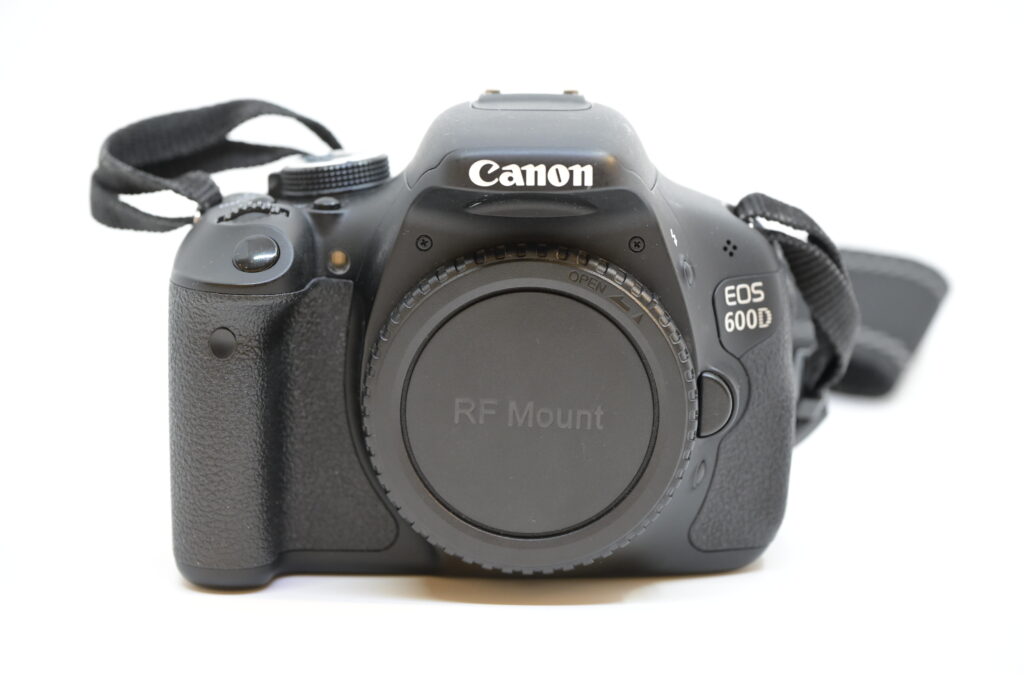 FOTOCAMERA REFLEX APS-C CANON 600D (SOLO CORPO)