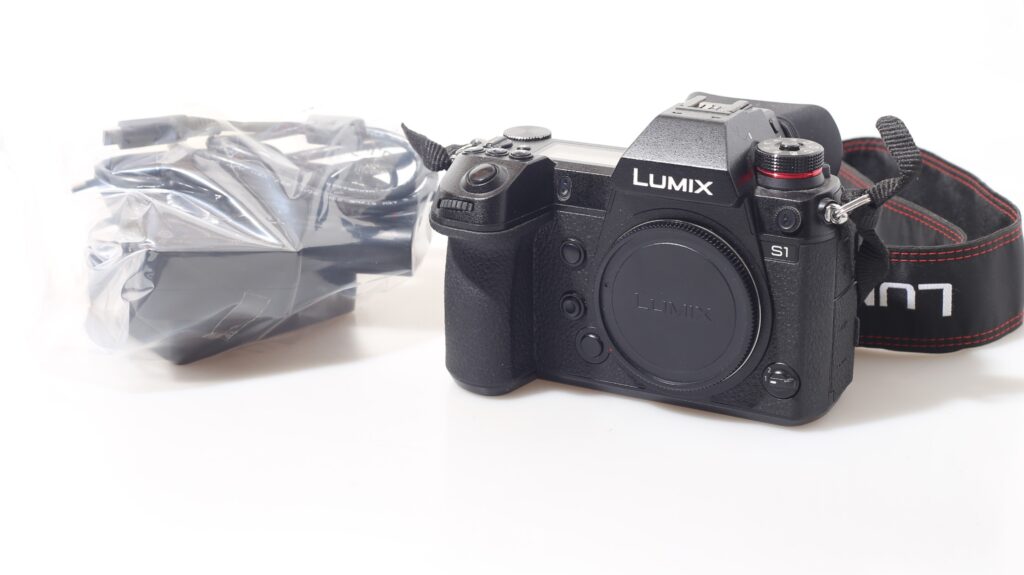 FOTOCAMERA DIGITALE MIRRORLESS FF PANASONIC S1. CORPO.