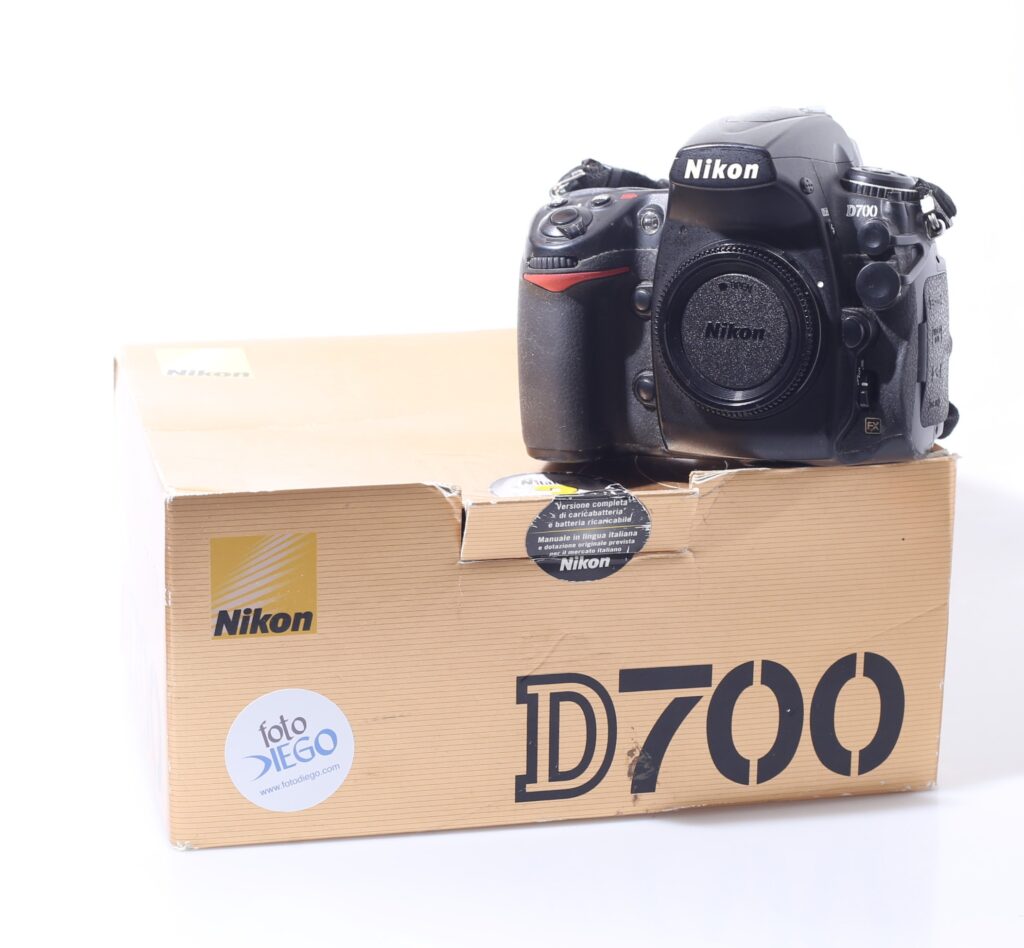 FOTOCAMERA DIGITALE REFLEX FF NIKON D700. NITAL. CORPO.