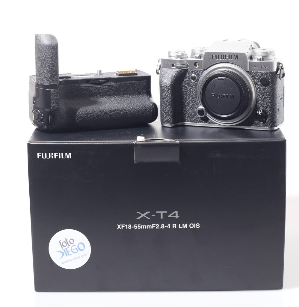 FOTOCAMERA DIGITALE MIRRORLESS FUJI X-T4 + VG-XT4.