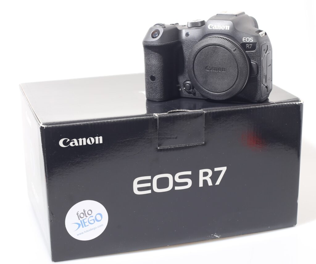 FOTOCAMERA DIGITALE MIRRORLESS CANON EOS R7. CORPO.