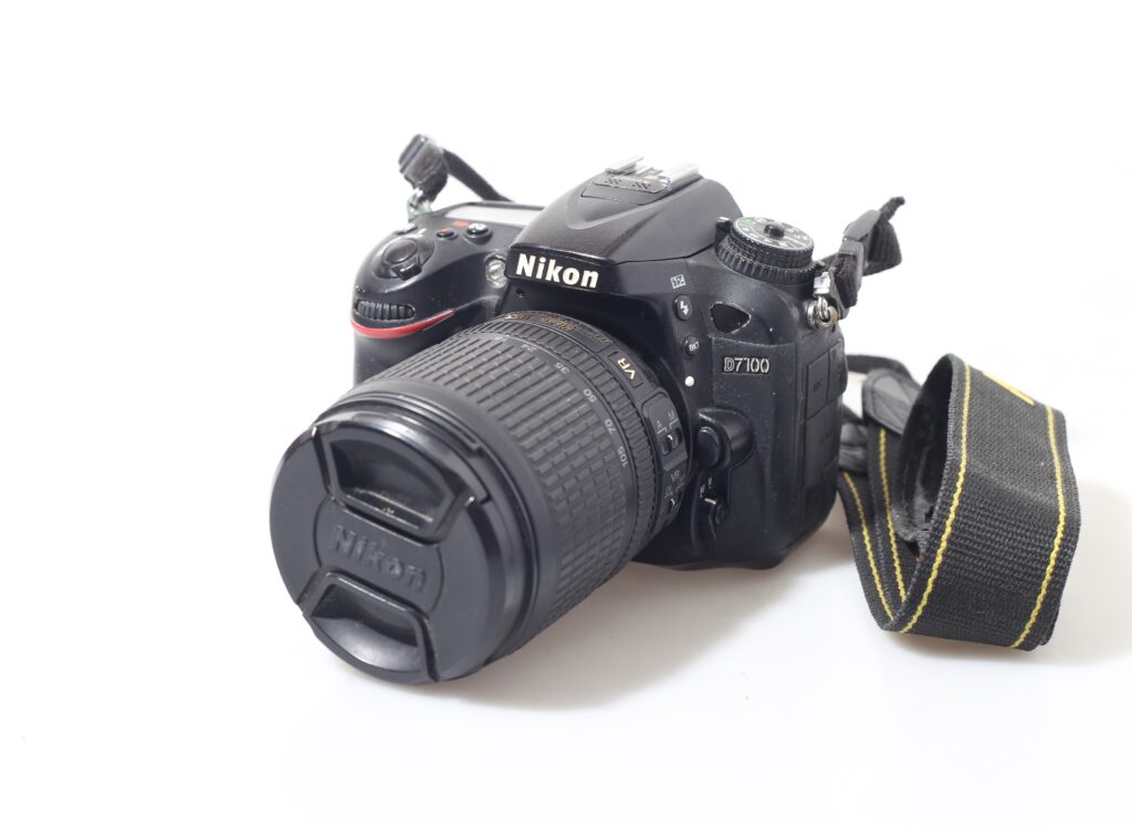 FOTOCAMERA DIGITALE REFLEX NIKON D7100 + 18-105 VR.
