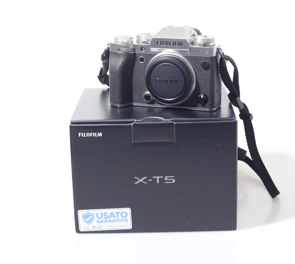 FOTOCAMERA DIGITALE MIRRORLESS FUJI X-T5. CORPO.